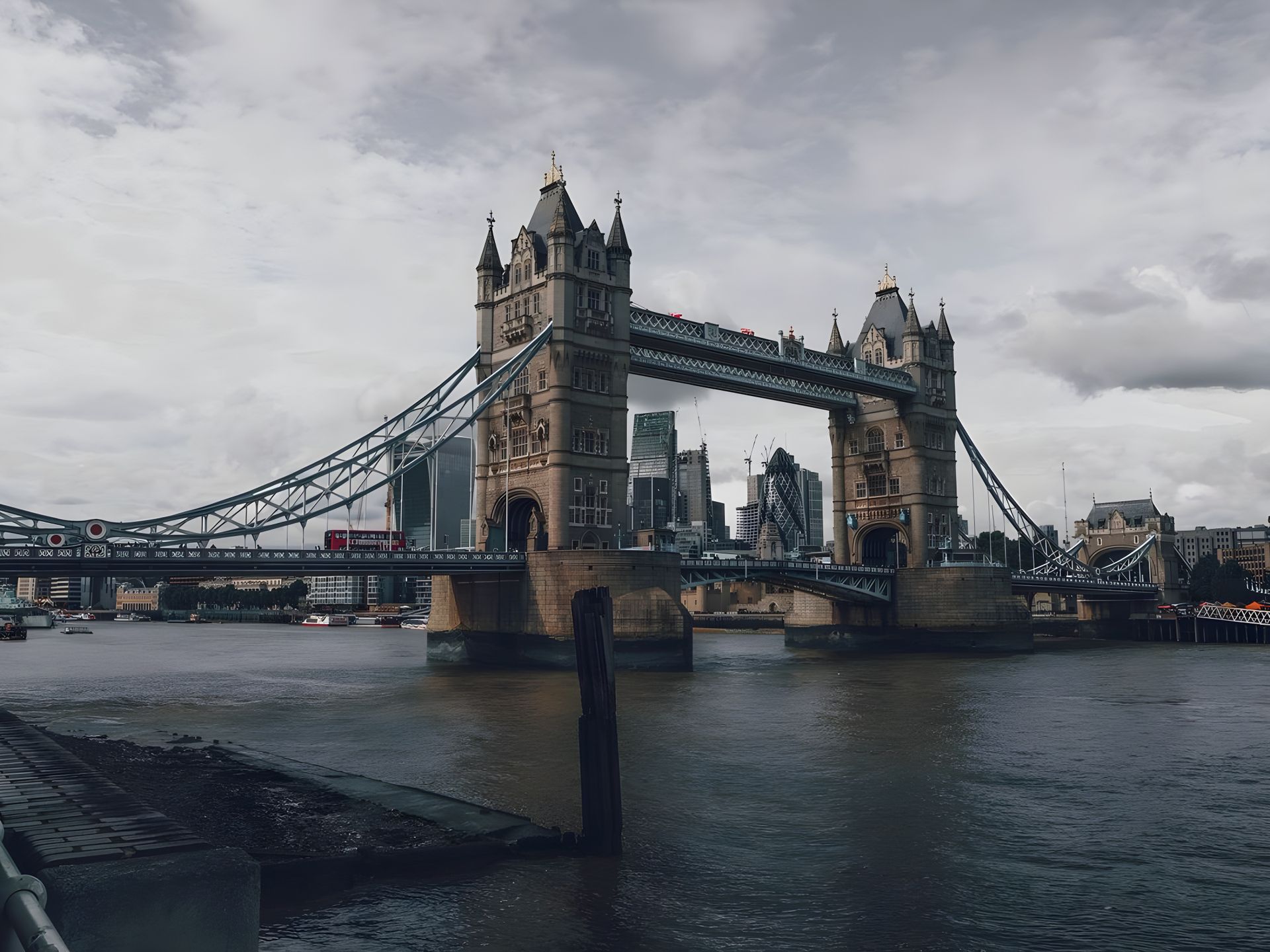 Tower Bridge, Londres